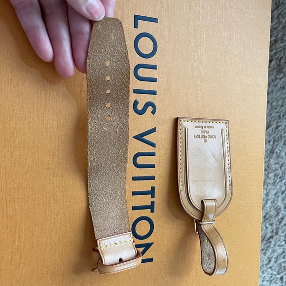 Louis Vuitton Luggage Tag and Poignet - Picture 5 of 11